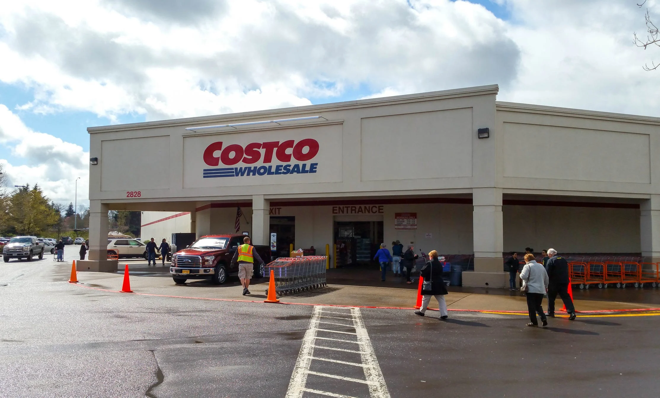 Costco's Pumpkin Cheesecake Returns, Drawing Mixed Reactions from Fans