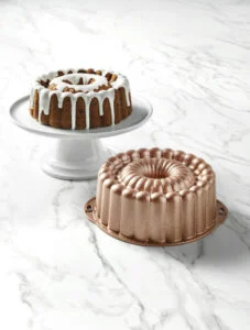 Willams Sonoma - Bake from Scratch Chateau Pan