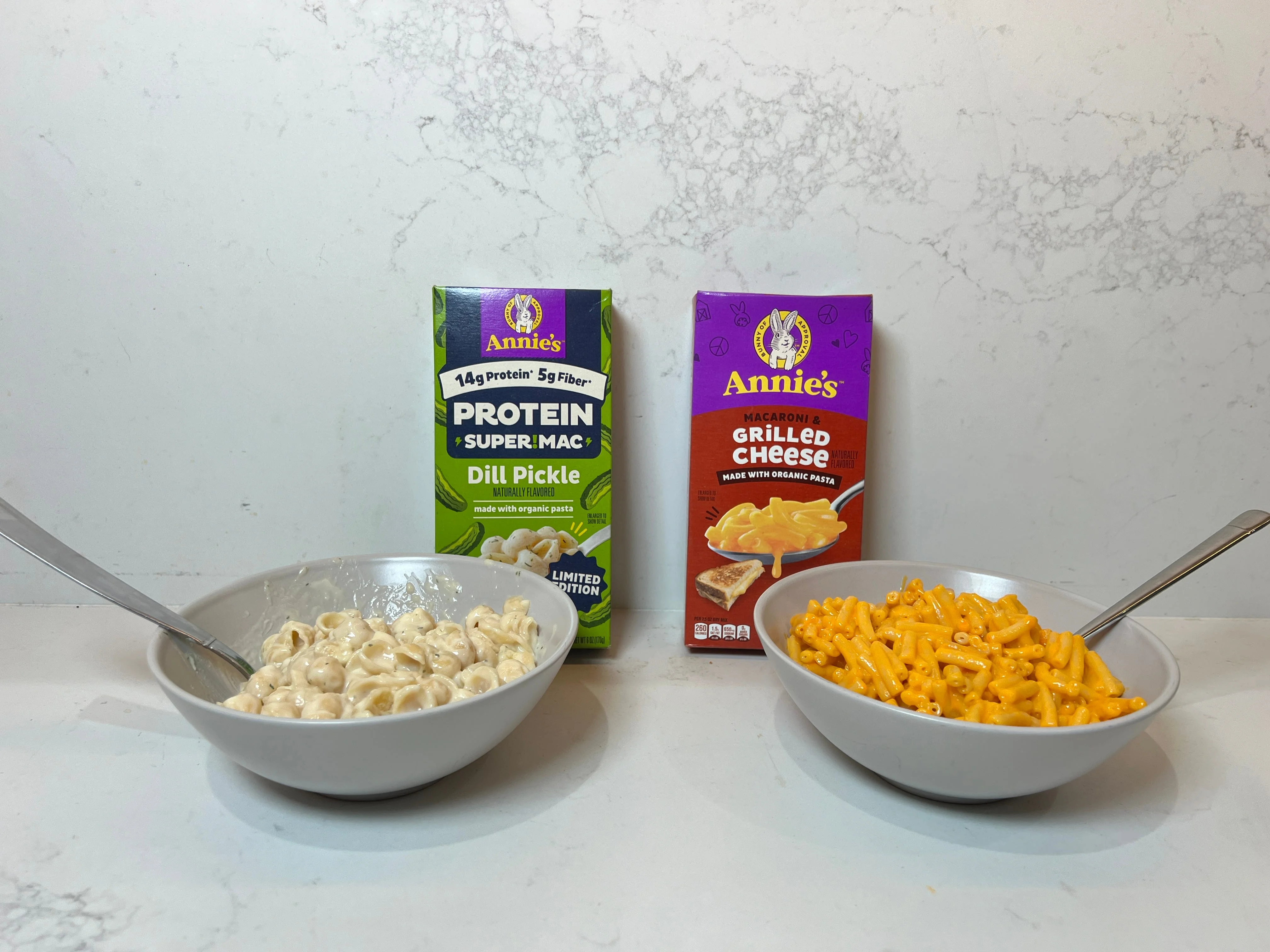 I Tried Annie’s New Grilled Cheese & Dill Pickle Mac Flavors—Here’s The One I’d Eat Again